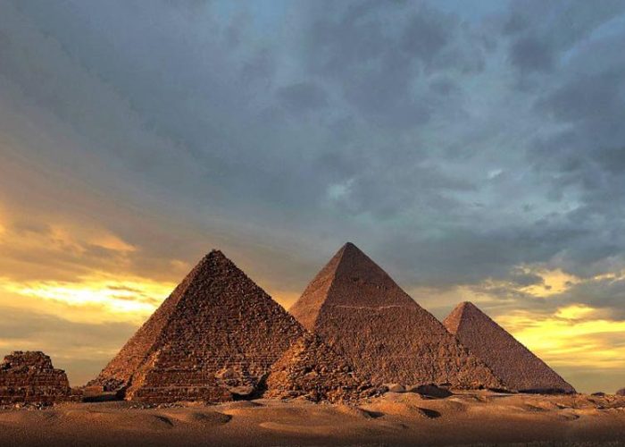 Day trip from Sharm el Sheikh to Cairo by plane