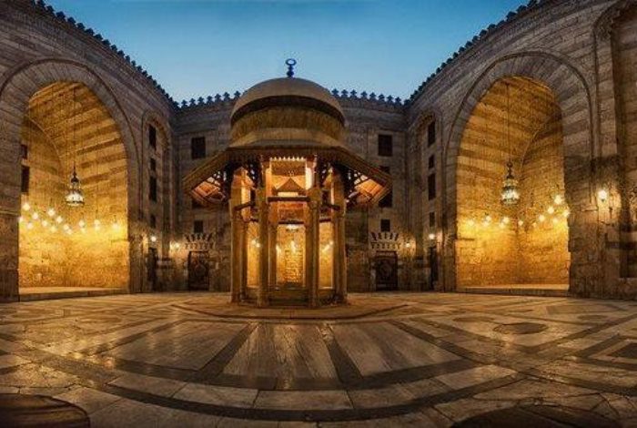 Visit Mosque and Madrasa of Sultan Hassan - Christian and Islamic Cairo Day trip